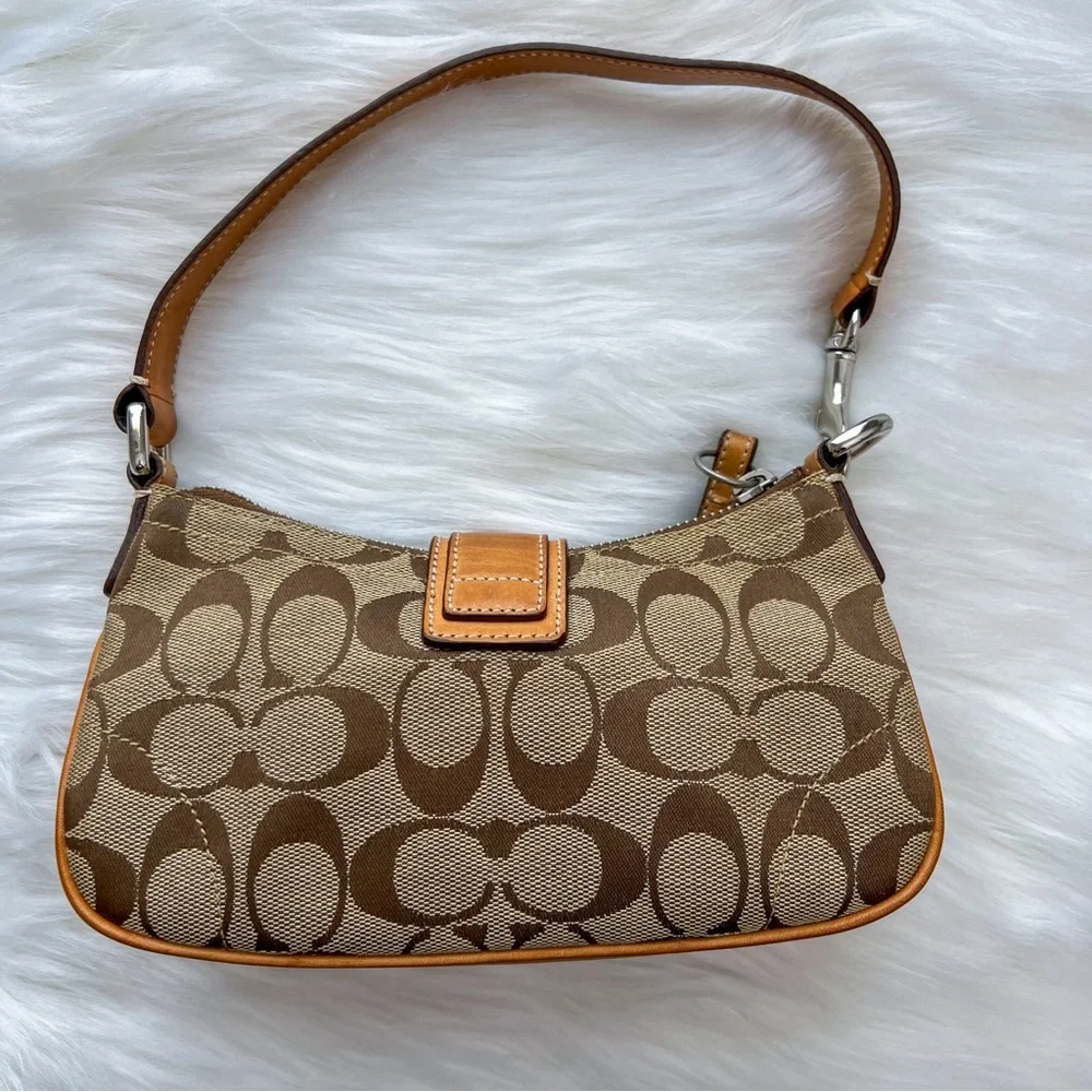 Vintage Y2K Coach Hampton Signature Beige Baguette Shoulder Bag with Flap Buckle - Picture 4 of 11